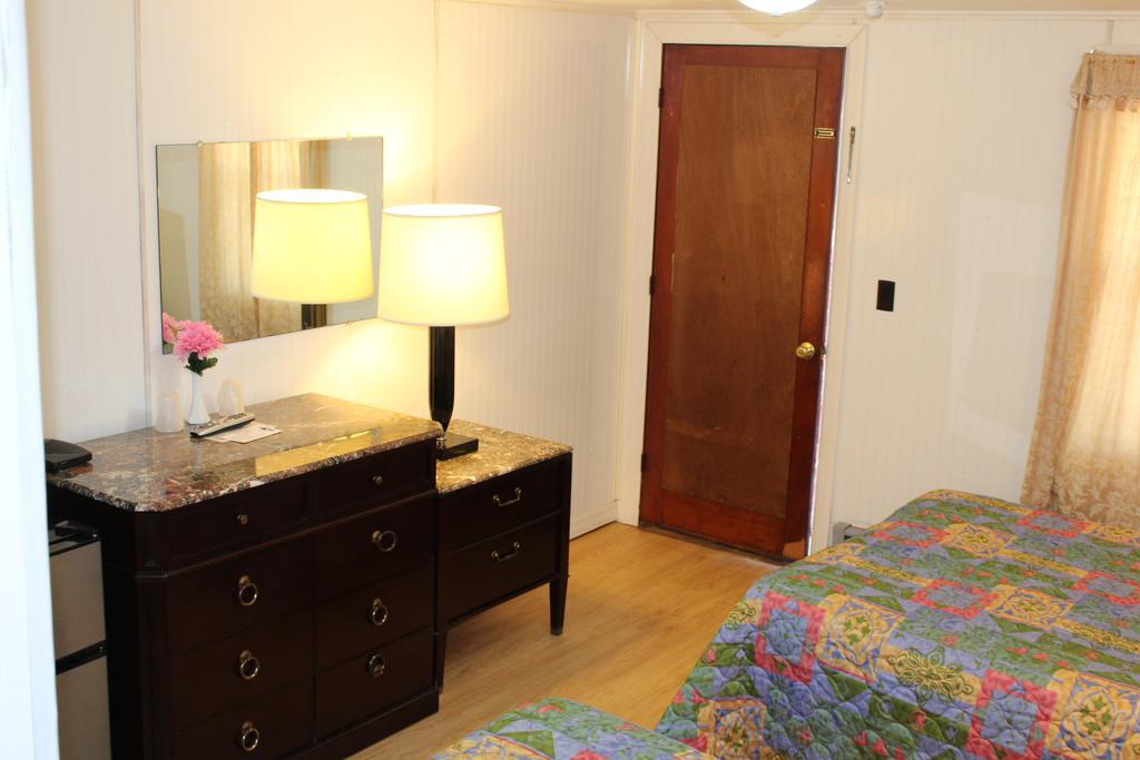 Royale Coach Motor Lodge แฮมป์ตัน ภายนอก รูปภาพ
