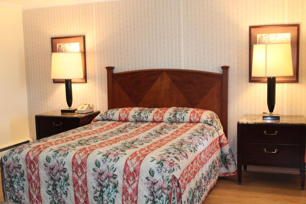 Royale Coach Motor Lodge แฮมป์ตัน ภายนอก รูปภาพ