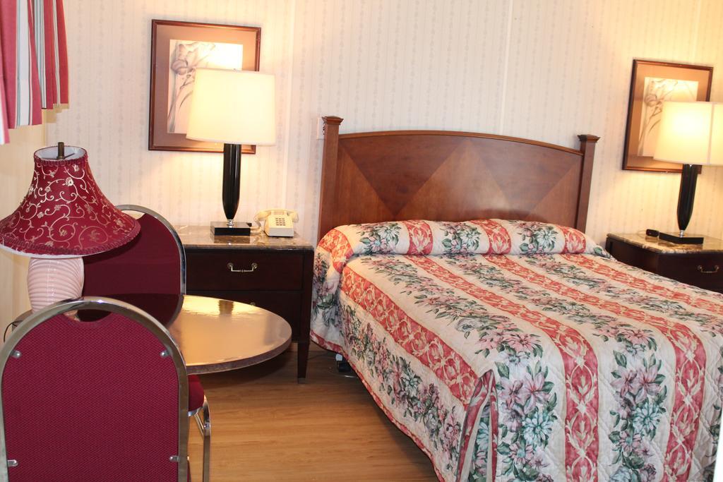 Royale Coach Motor Lodge แฮมป์ตัน ภายนอก รูปภาพ